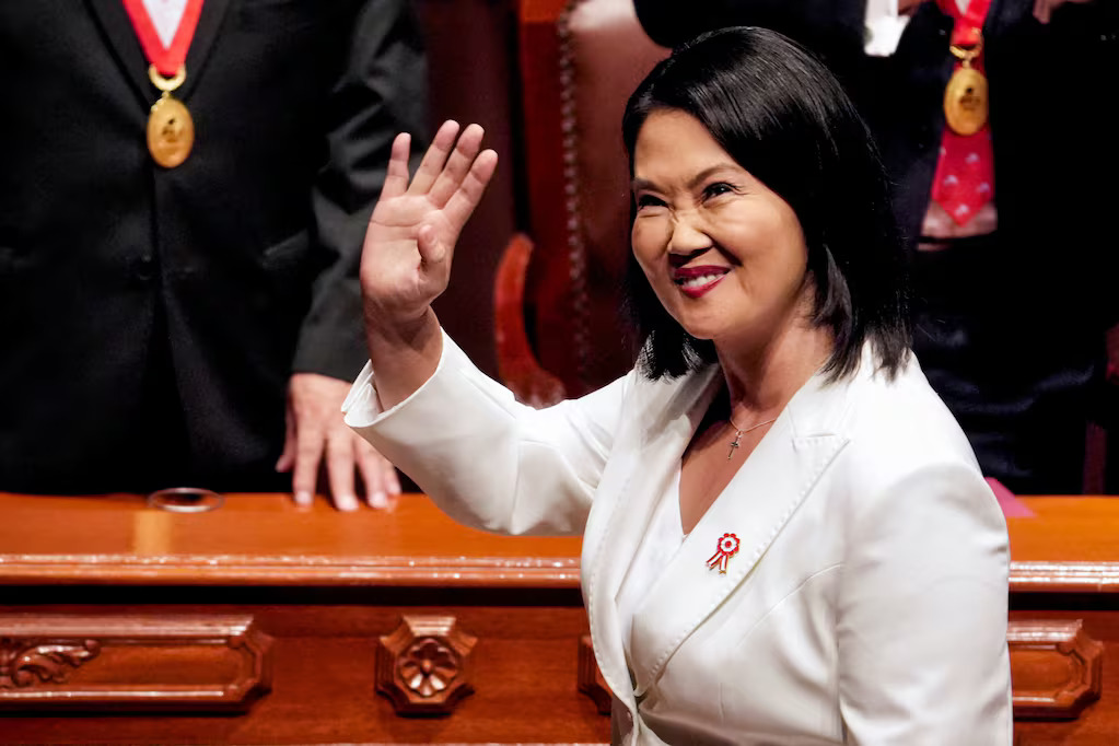 keiko-fujimori-asume-este-martes-como-presidenta-de-peru-acto-en-el-que-participara-milei-reutersangela-ponce-QBASV4ZAM2EZYBYI2W7CQDXN3I (1)