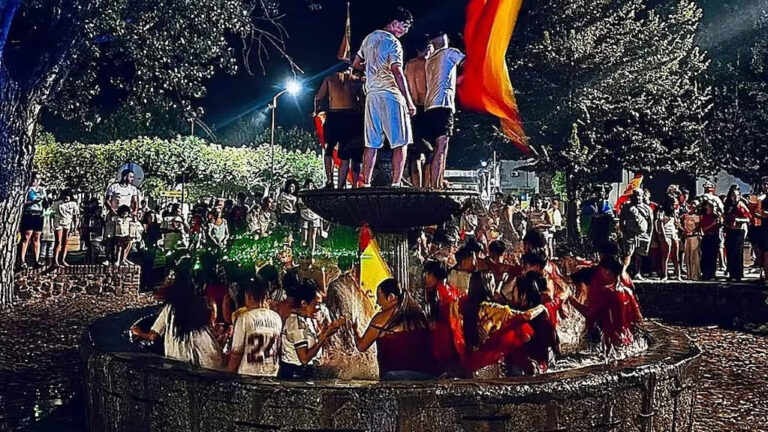 un-adolescente-murio-al-derrumbarse-una-fuente-en-espana-durante-los-festejos-por-el-mundial-foto-cortesiael-norte-de-castilla-Q2IHLGZC7FDCLAXGLXYMBXKCXA