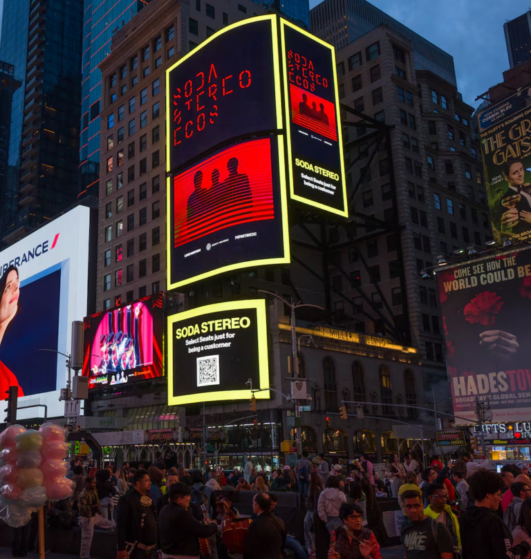 en-pleno-times-square-fuente-prensa-NN4EAF7WOVBRDKORYPPR5VLAEY